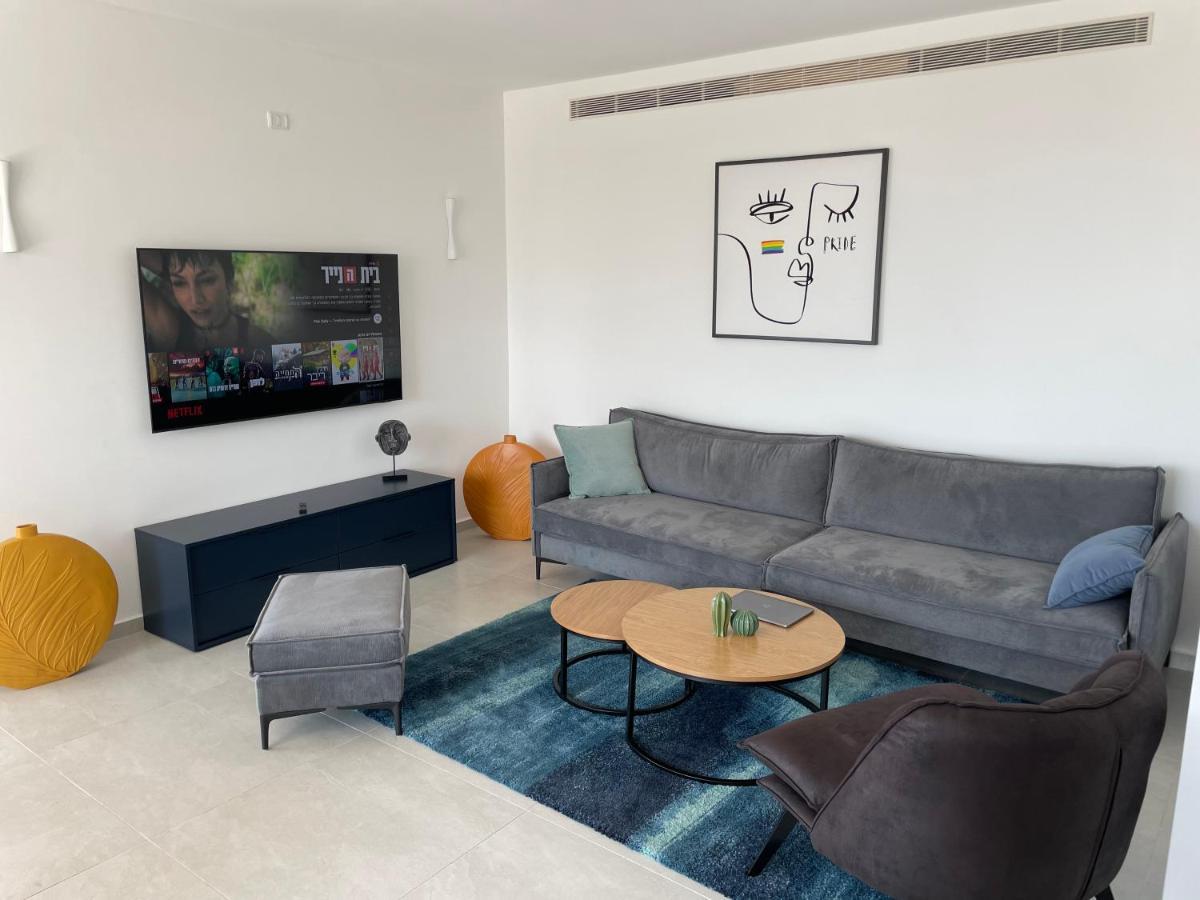 #דירת יוקרה על הים Sunset Beach Apartment# Givat Olga Bagian luar foto